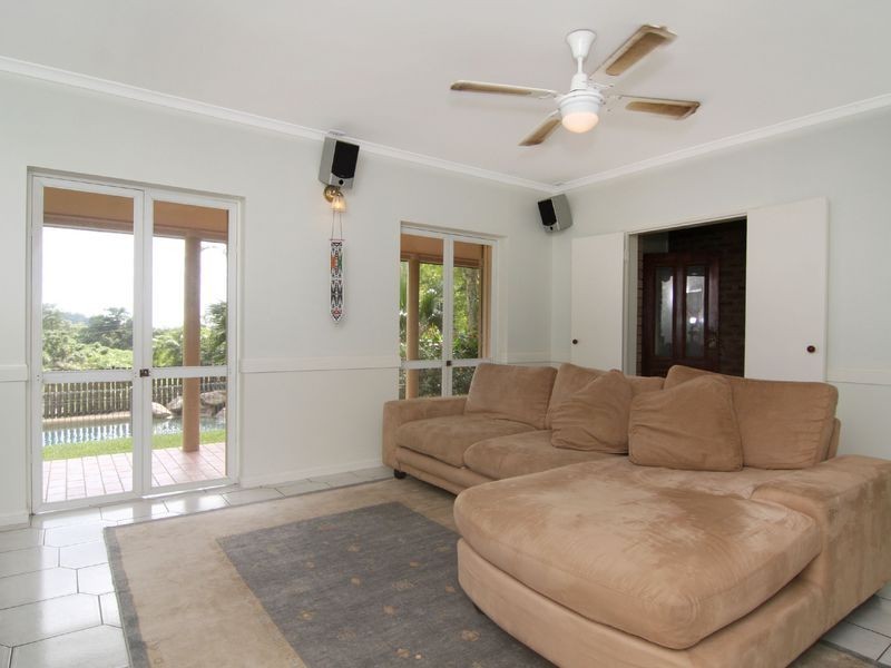 18-20 Cascade Drive, Redlynch QLD 4870