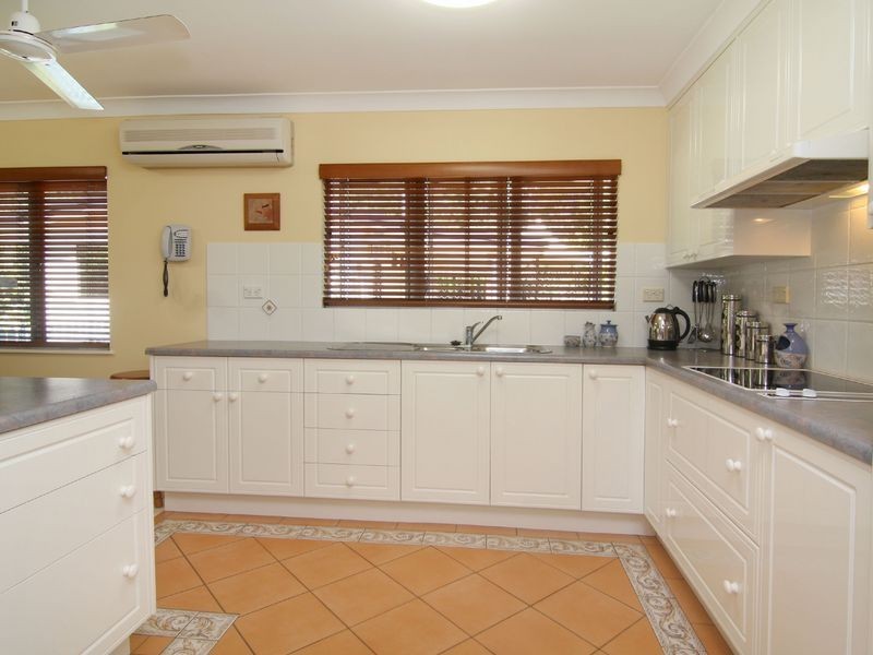 6 Comet Street, Bayview Heights QLD 4868