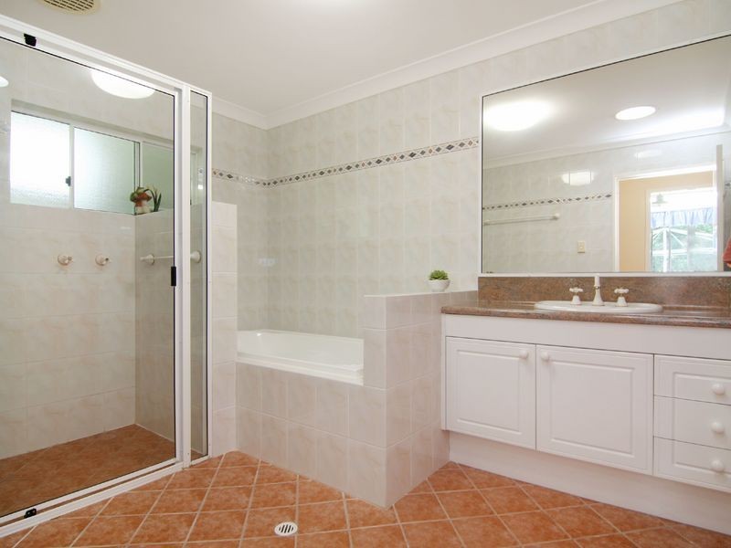 6 Comet Street, Bayview Heights QLD 4868
