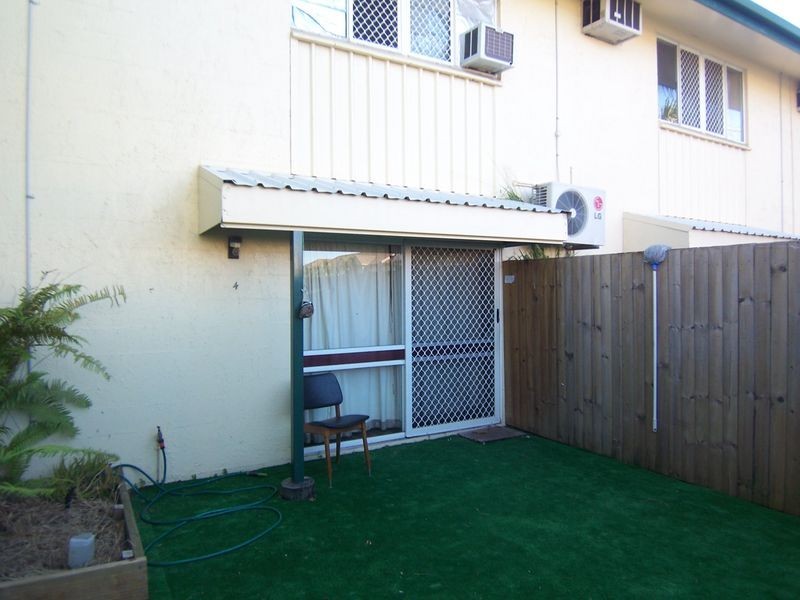 4/11 Pioneer Street, Manoora QLD 4870