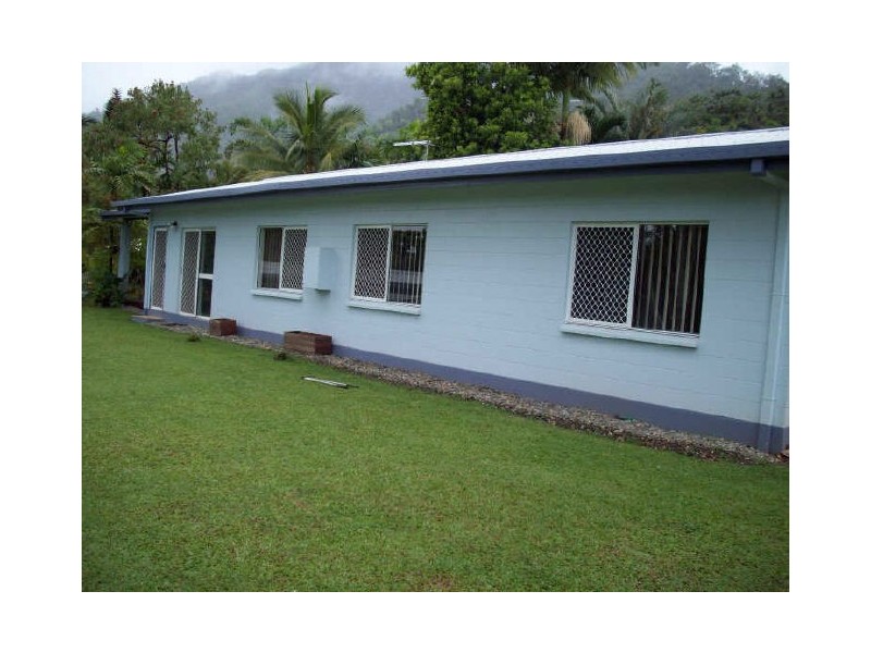 2 Milford Street, Kanimbla QLD 4870