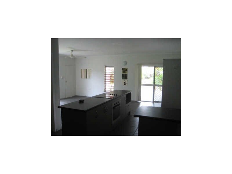 2 Milford Street, Kanimbla QLD 4870