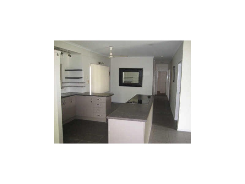 2 Milford Street, Kanimbla QLD 4870