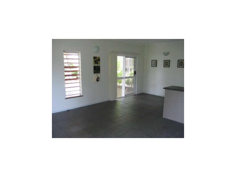 2 Milford Street, Kanimbla QLD 4870