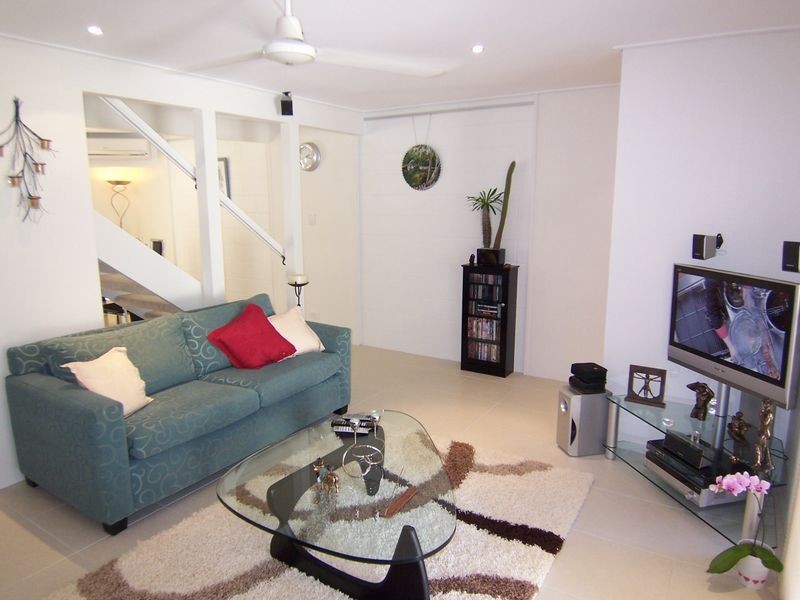 2/20 Corkill Street, Freshwater QLD 4870