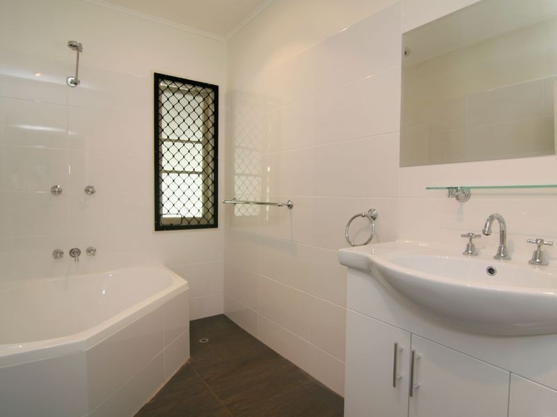 69 Clarke Street, Manunda QLD 4870