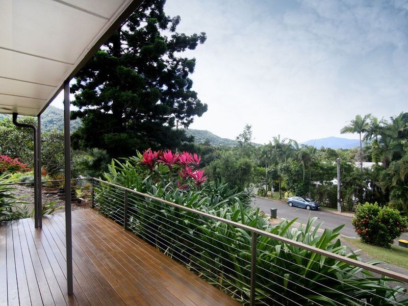 150 Hillview Crescent, Whitfield QLD 4870