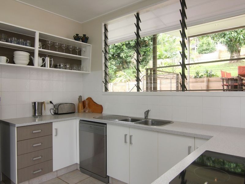 150 Hillview Crescent, Whitfield QLD 4870