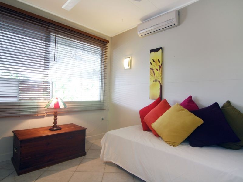 150 Hillview Crescent, Whitfield QLD 4870