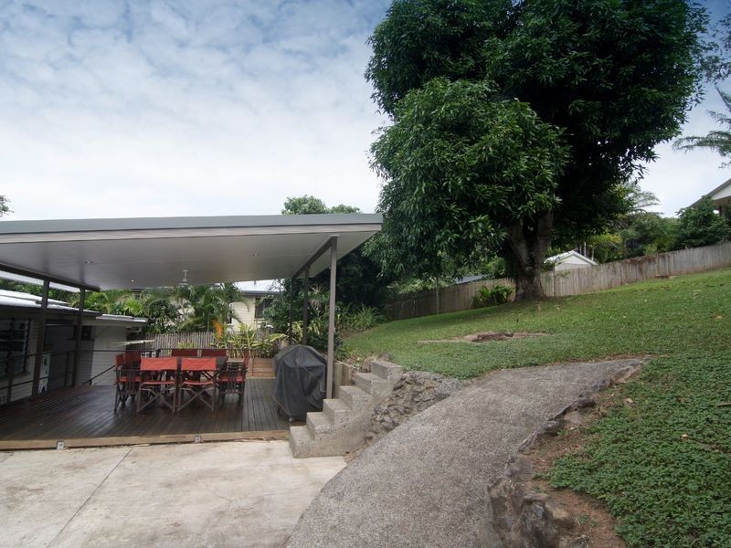 150 Hillview Crescent, Whitfield QLD 4870