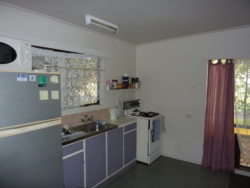 15 Herries Street, Earlville QLD 4870