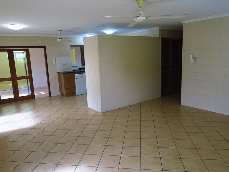 7 Mcmanus Street, Whitfield QLD 4870