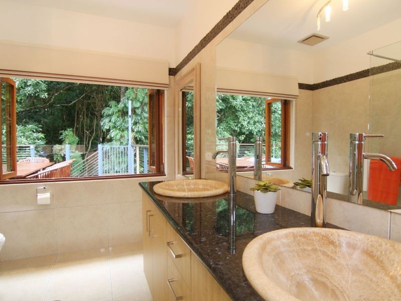 176 Sydney Close, Bayview Heights QLD 4868