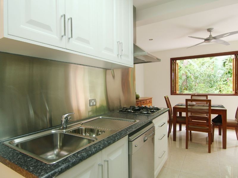 176 Sydney Close, Bayview Heights QLD 4868