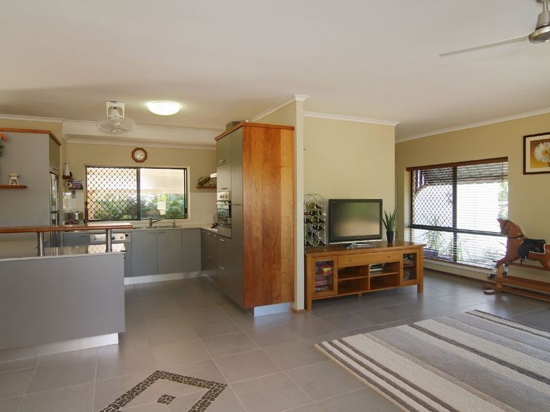 11 Ficus Close, Redlynch QLD 4870