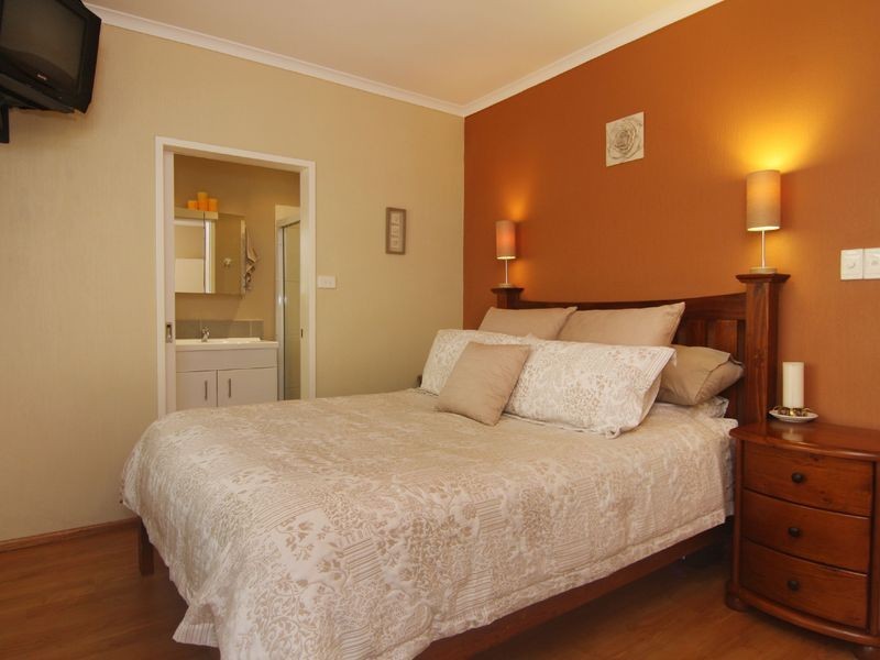 11 Ficus Close, Redlynch QLD 4870