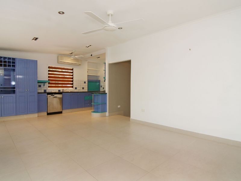 16 Poinsettia Street, Holloways Beach QLD 4878