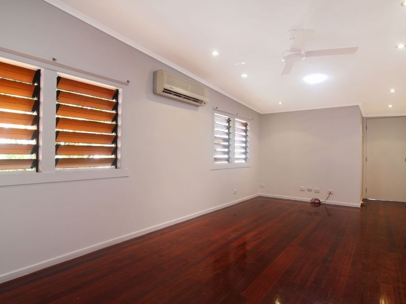 16 Poinsettia Street, Holloways Beach QLD 4878