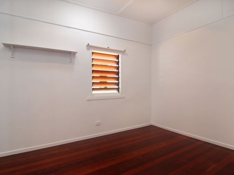 16 Poinsettia Street, Holloways Beach QLD 4878