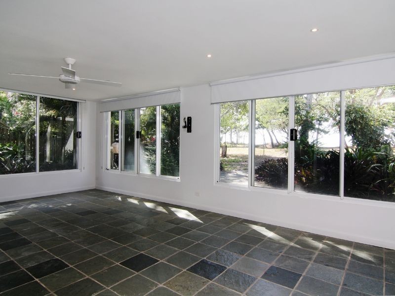 16 Poinsettia Street, Holloways Beach QLD 4878