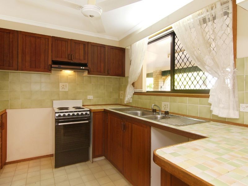16 Rogers Close, Whitfield QLD 4870