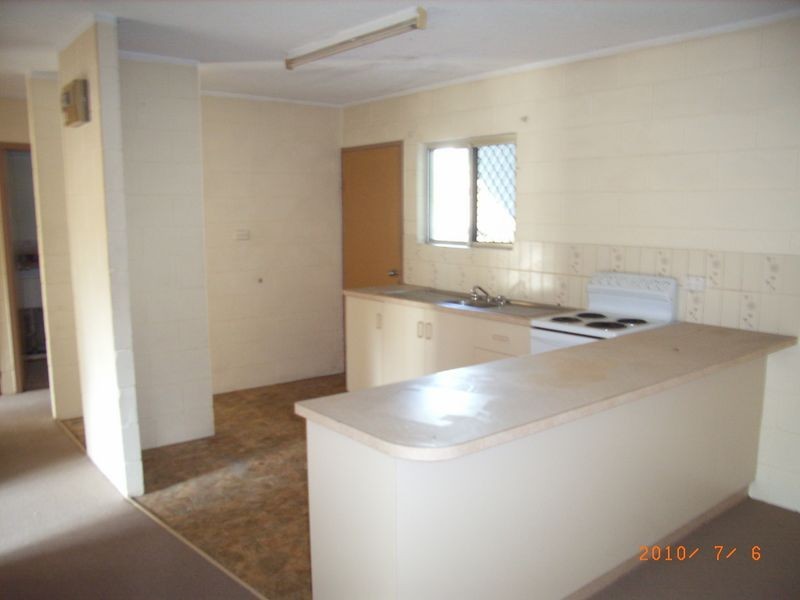 2/15 Pioneer Street, Manoora QLD 4870