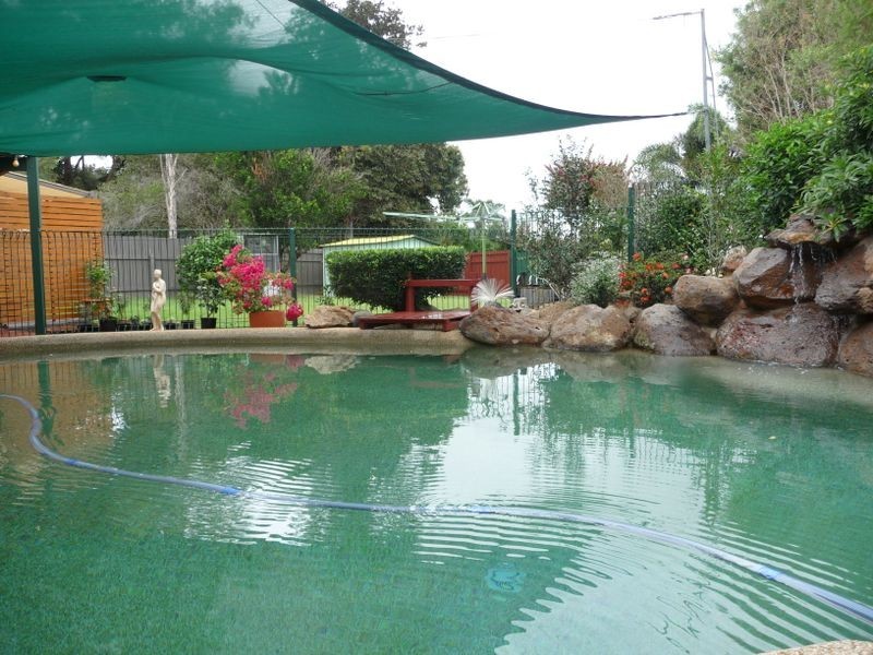 4 Hobson Drive, Brinsmead QLD 4870