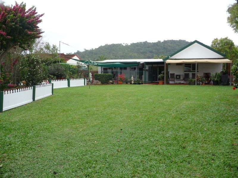 4 Hobson Drive, Brinsmead QLD 4870