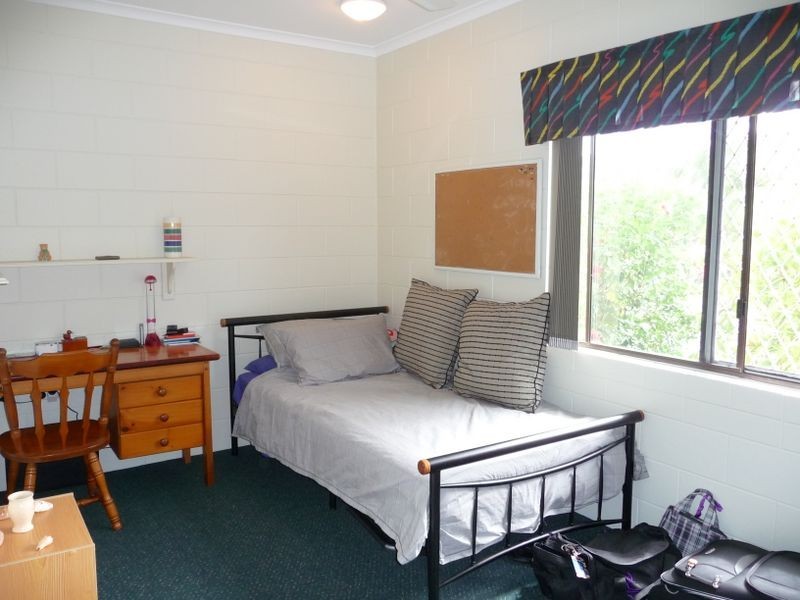 4 Hobson Drive, Brinsmead QLD 4870