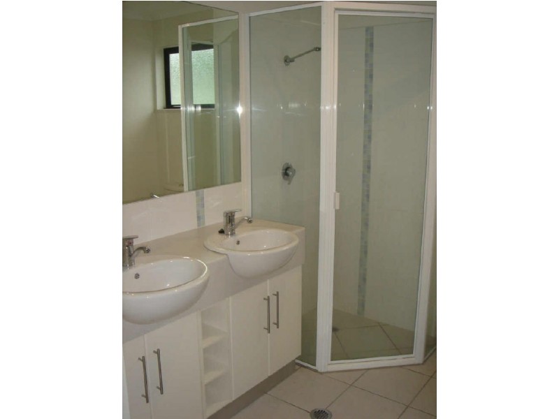 6/72 Digger Street, Cairns North QLD 4870