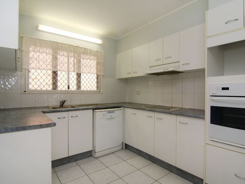 8 Duignan Street, Whitfield QLD 4870