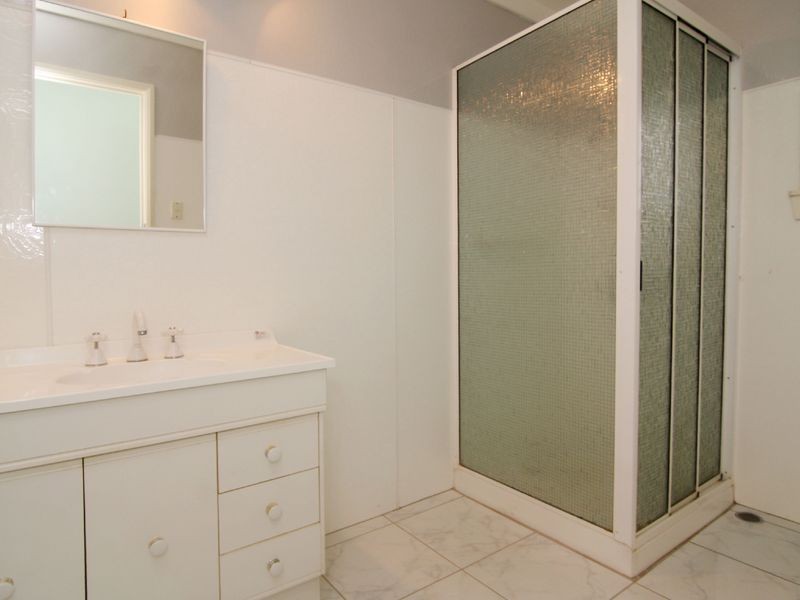 8 Duignan Street, Whitfield QLD 4870