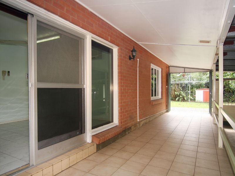 8 Duignan Street, Whitfield QLD 4870