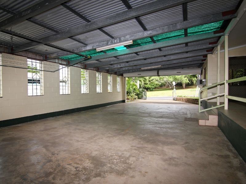 8 Duignan Street, Whitfield QLD 4870