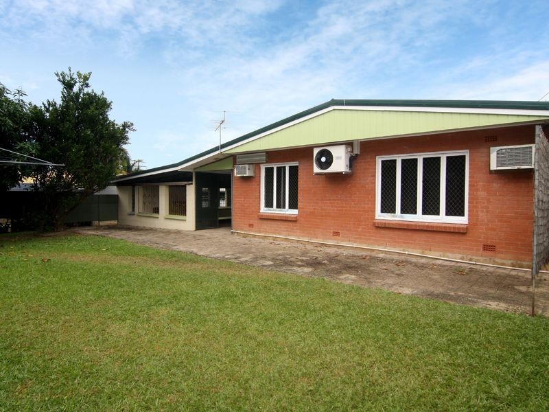 8 Duignan Street, Whitfield QLD 4870