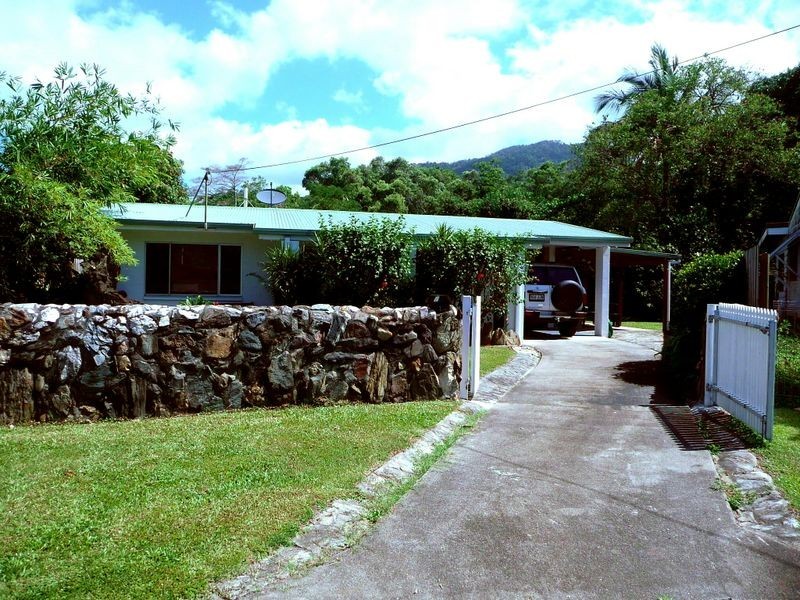 10 Walnut Close, Manoora QLD 4870