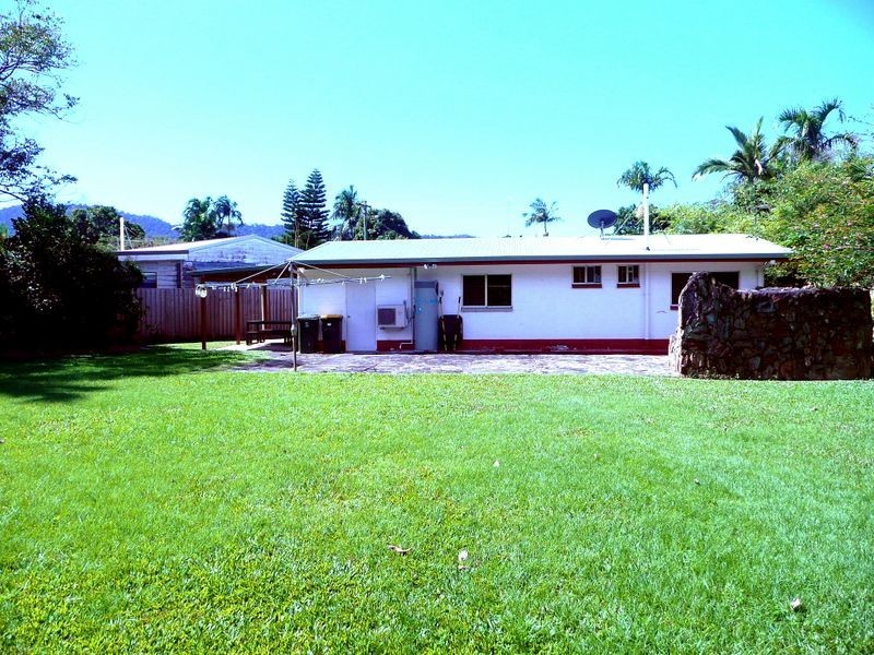 10 Walnut Close, Manoora QLD 4870