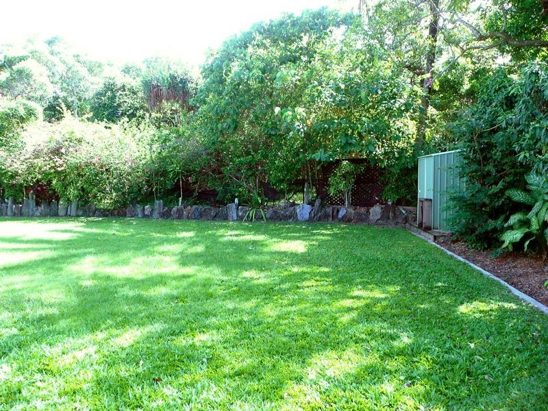 10 Walnut Close, Manoora QLD 4870