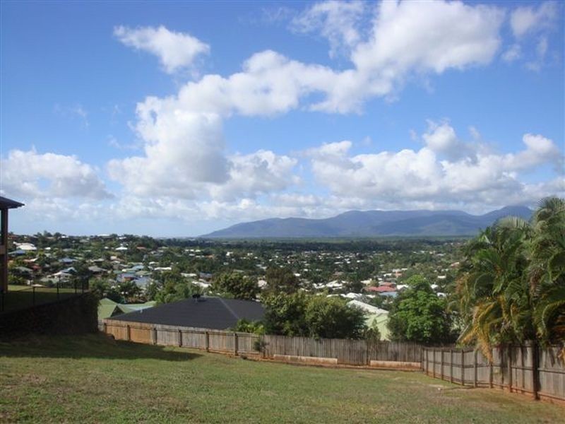 16 Jumna Close, Bentley Park QLD 4869