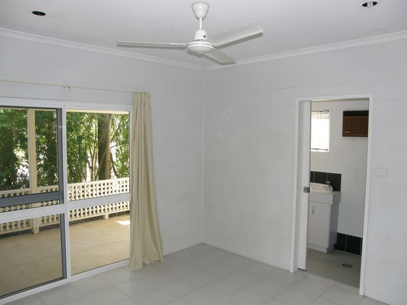 2 Craig Close, Brinsmead QLD 4870