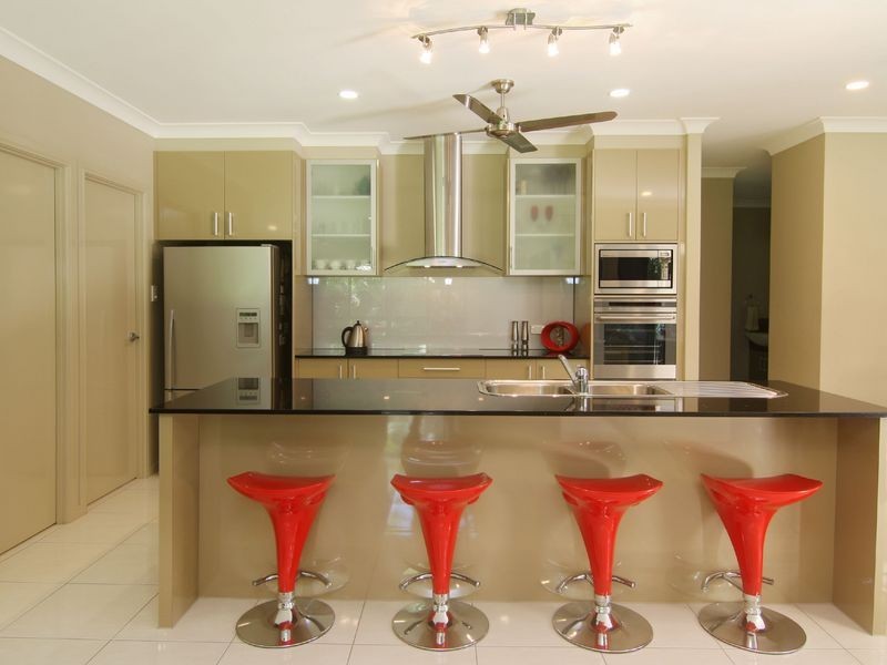 1A Byrnes Close, Whitfield QLD 4870