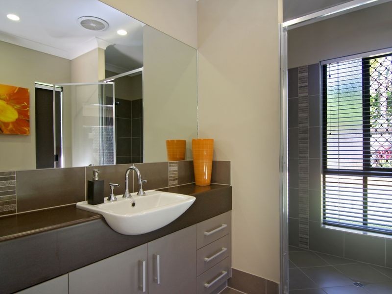 1A Byrnes Close, Whitfield QLD 4870
