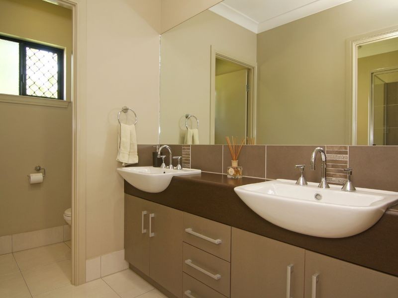 1A Byrnes Close, Whitfield QLD 4870