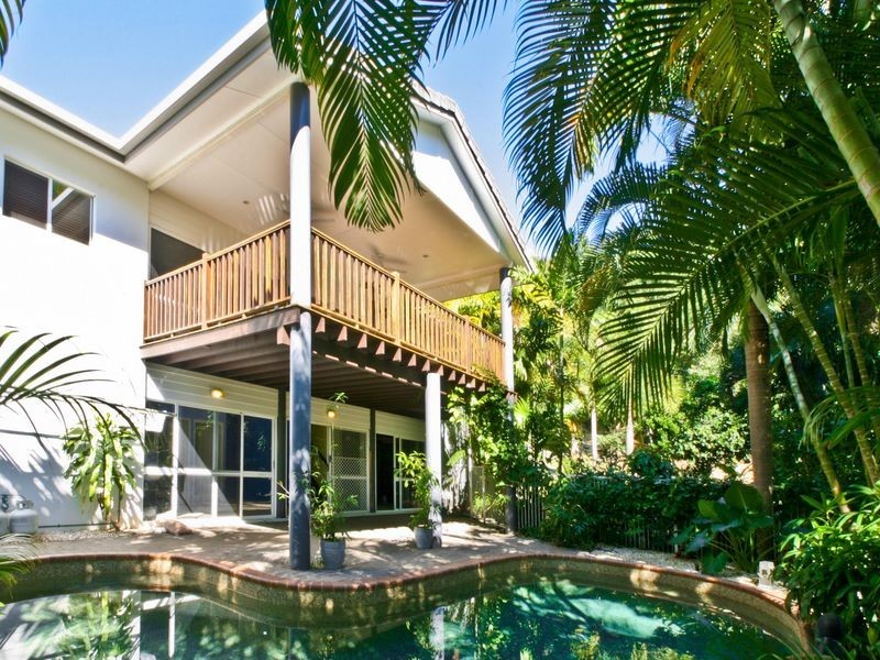 1 Panoramic Place, Whitfield QLD 4870