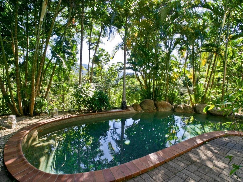 1 Panoramic Place, Whitfield QLD 4870