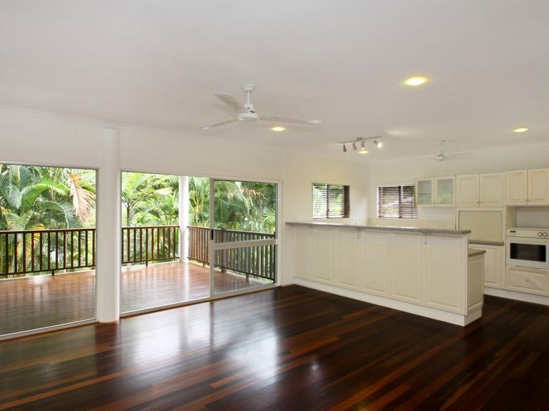 1 Panoramic Place, Whitfield QLD 4870