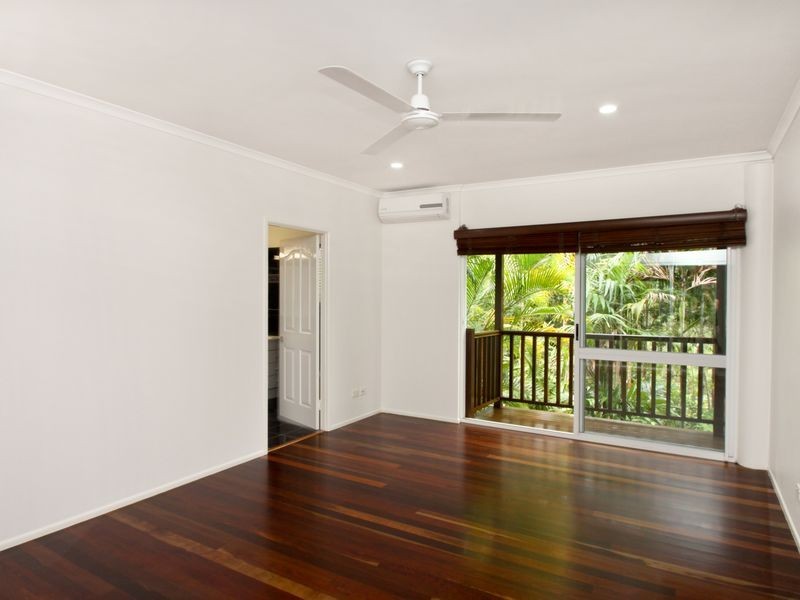 1 Panoramic Place, Whitfield QLD 4870