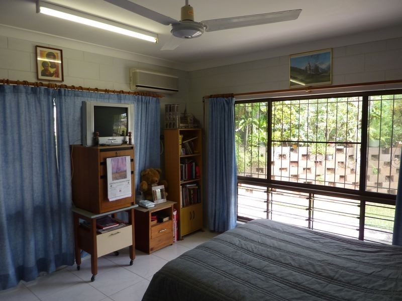 4 Harrison Close, Kanimbla QLD 4870