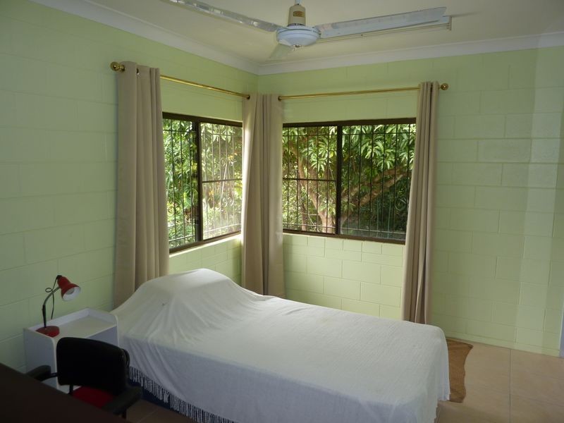 4 Harrison Close, Kanimbla QLD 4870