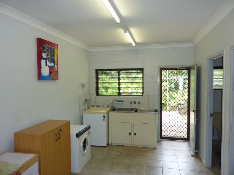 4 Harrison Close, Kanimbla QLD 4870